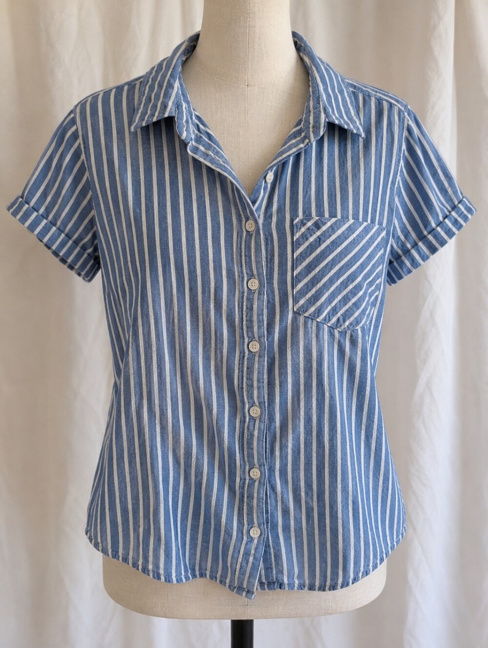 Blue & White Striped Girls' Button-Up Shirt - Short Sleeve